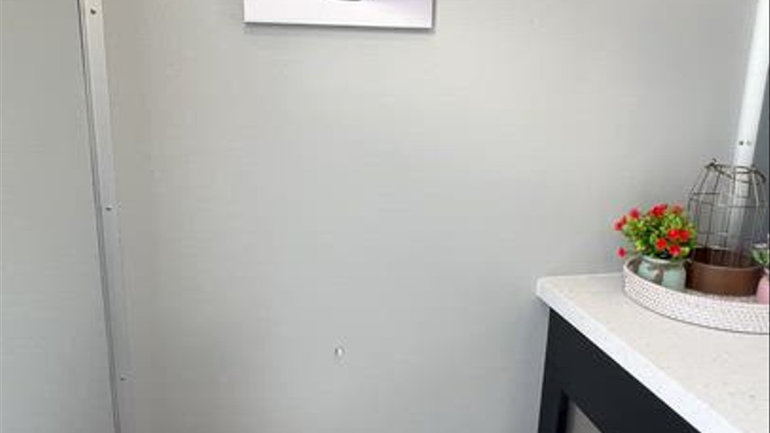 female stall - 2