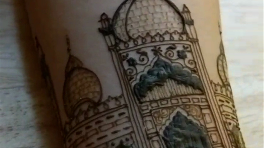 Bridal henna with Islamic structures