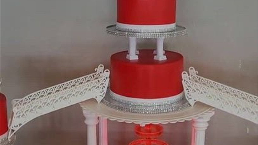Crimsone Romance Wedding Cake