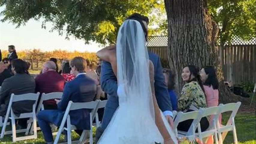 Aisle dip + kiss