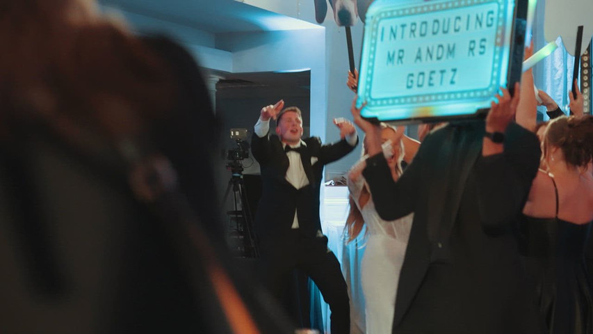 “Allie & Devon: A Reunion of Love, Laughter, and Legendary Wedding Energy”