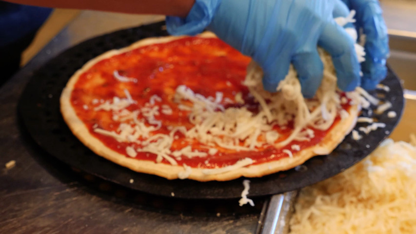 Revolve pizza kitchen hd 169445528570396