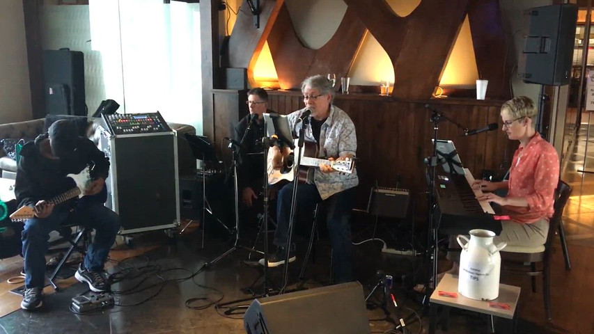 Hotel California (clip)