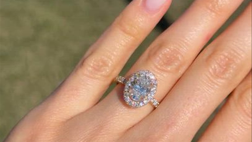Oval Halo Engagement Ring 
