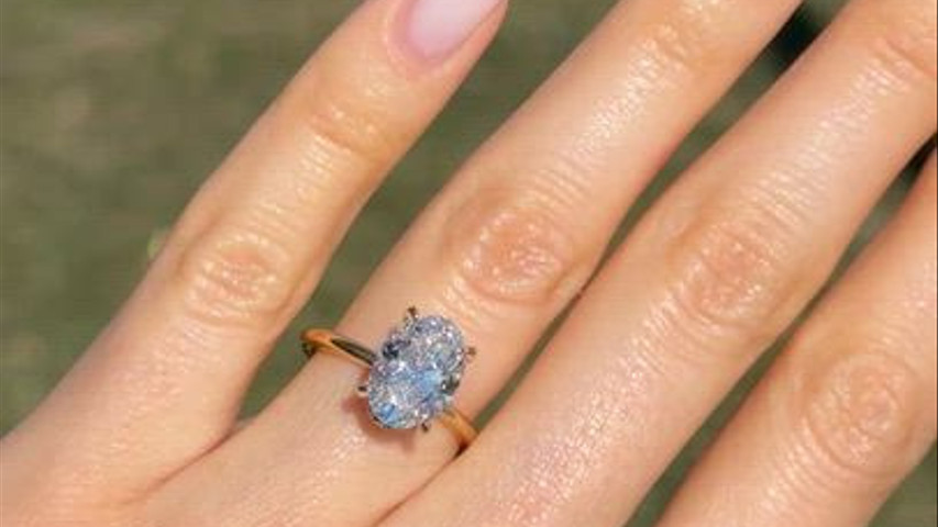 Oval Shape Diamond Engagement Ring