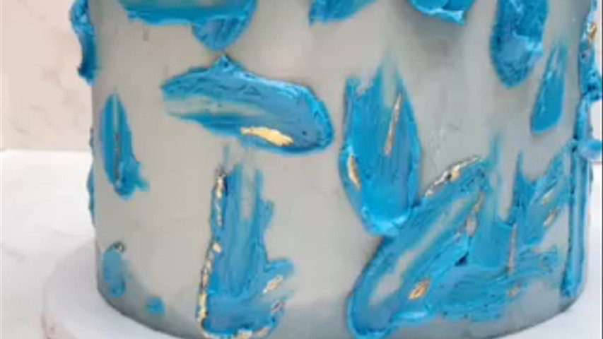 Smear Frosting with Gold Flecks