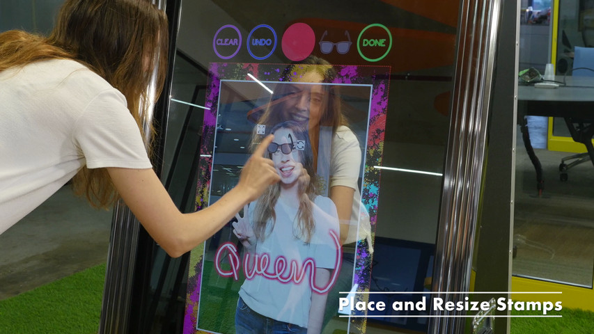 Cool Mirror Me Photobooth features