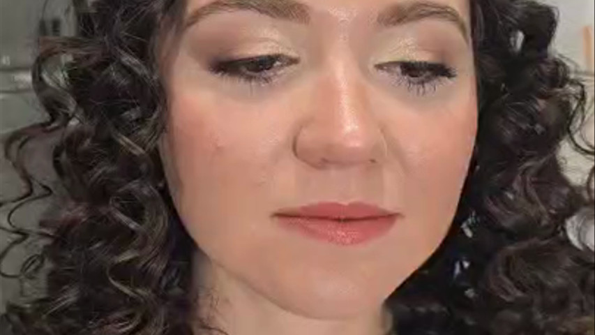 Brides' makeup