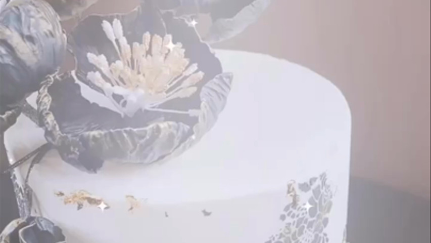 Black, White & Gold Wedding Cake