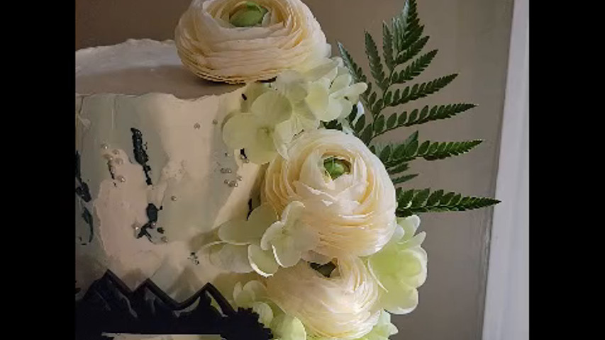 Marbeled Stencil and faux flowers