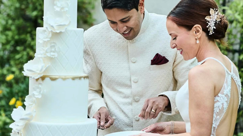 💍✨ Love is Sweet – So is the Cake ✨💍Your wedding day deserves a cake as timeless and beautifu