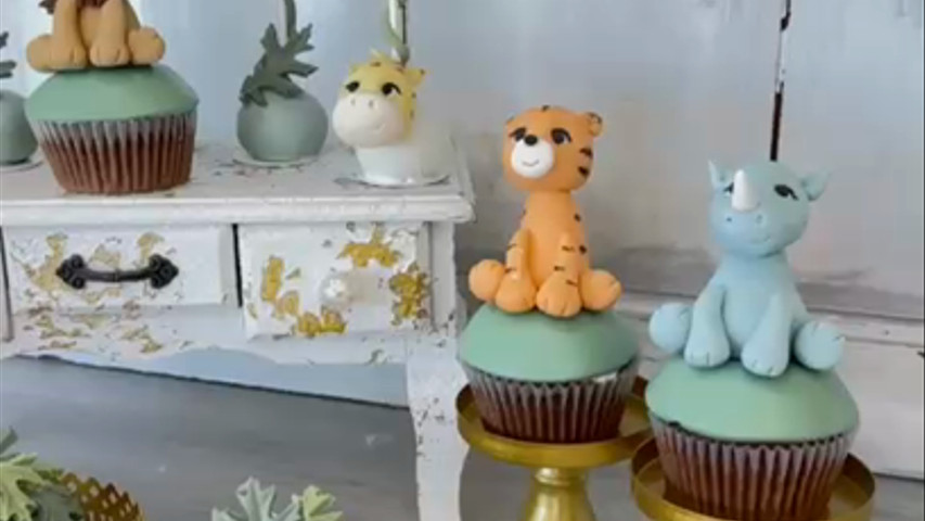 Unique Custom Cakes by Roobina’s Cake – LA Area