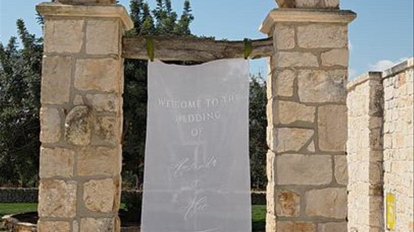 Welcome sign