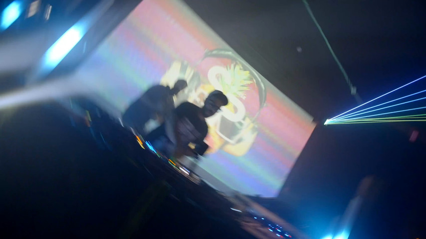 DJ