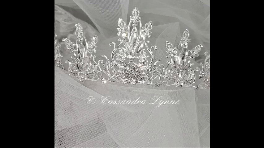 Full Circle Filigree Crown
