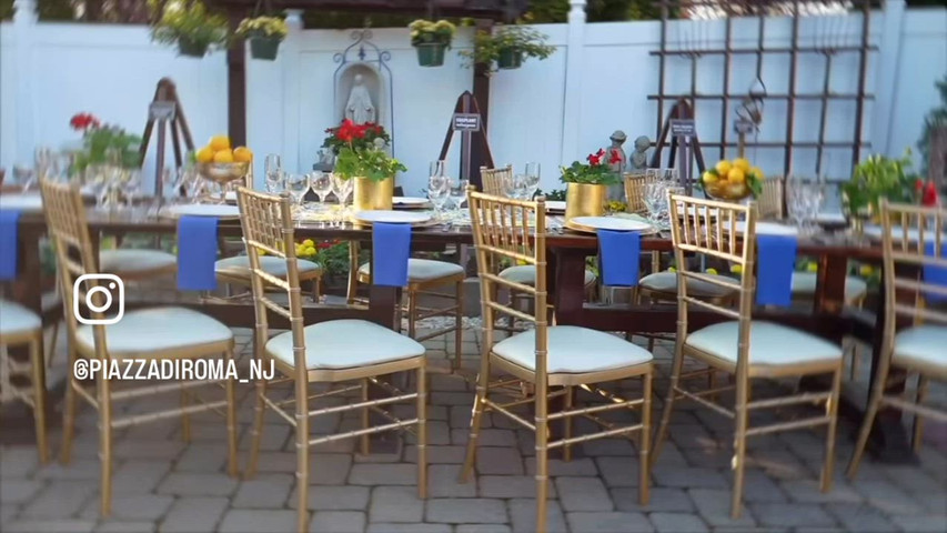 Outdoor Dining at Piazza Di Roma
