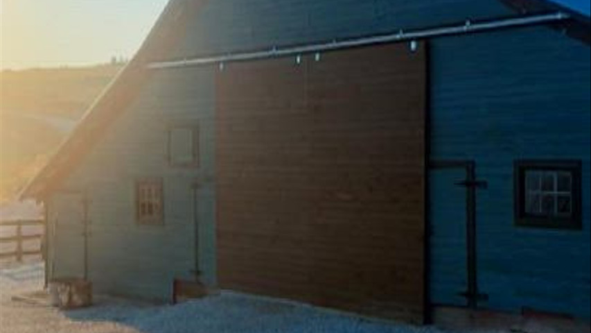 Virtual tour of bluebird barn 
