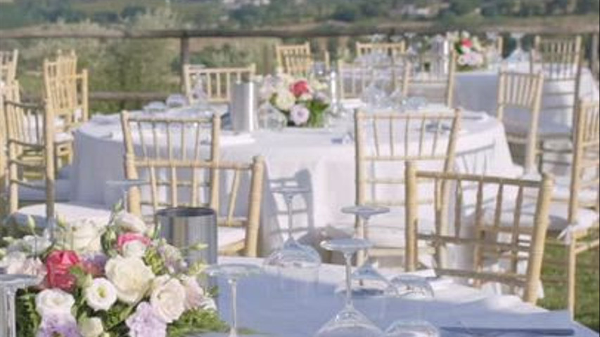 garden dinner in the Tuscan Countryside