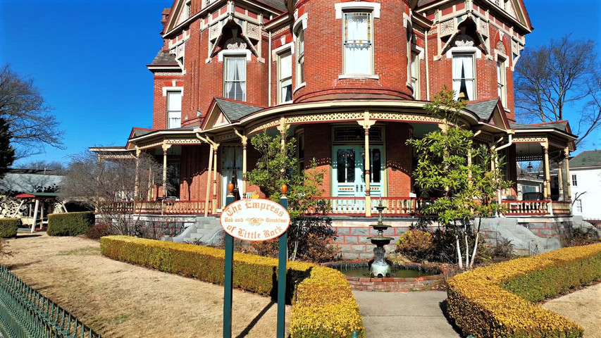 Interior Common Areas | The Empress of Little Rock