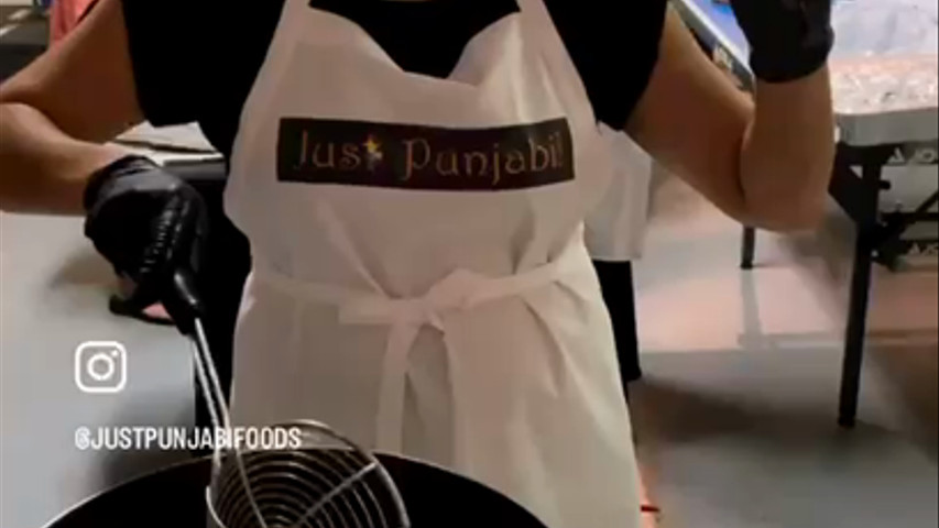 Live stalls, servers & live cooking !