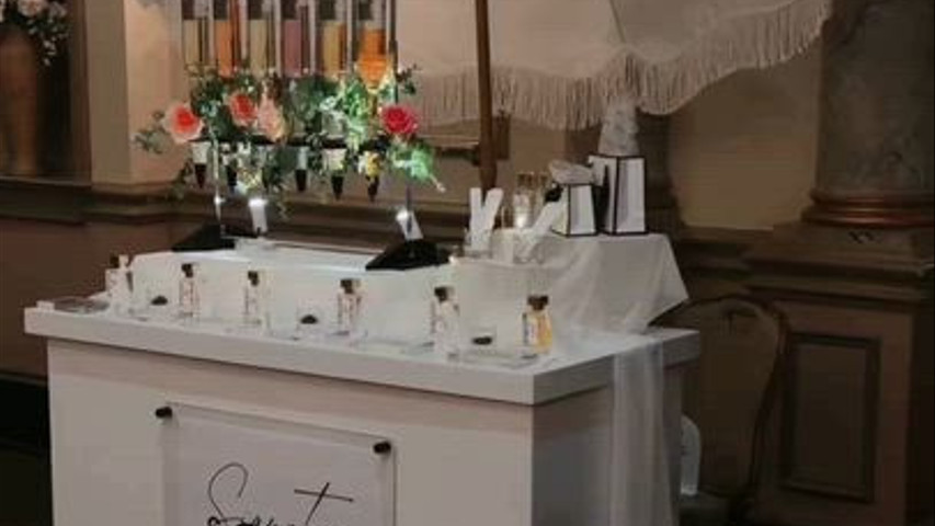 Luxury Perfume Bar