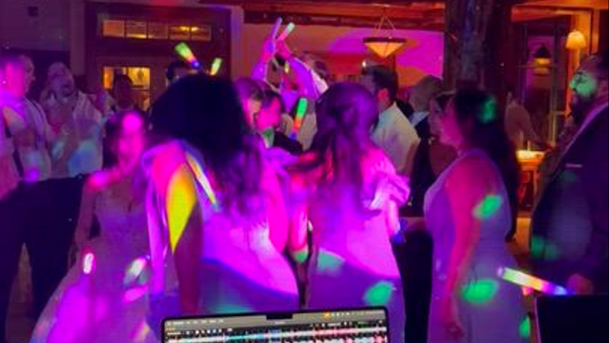 Bridal party dancing!