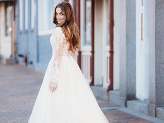44 Thoughts Every Bride Has While Wedding Dress Shopping