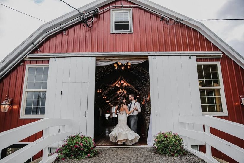 14 Wedding  Barns in Maine  for Your Rustic Big Day 