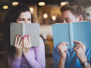 The Pros and Cons of Being in a Serious Relationship While You're in College