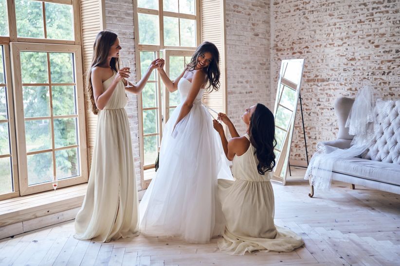 6 Ways to Stay Body Positive While Wedding  Dress  Shopping  