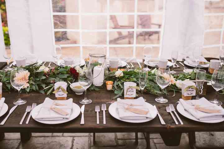 14 Rustic Wedding Centerpieces Without A Single Mason Jar