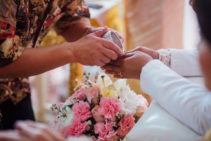 Important Thai Wedding Traditions Explained Weddingwire