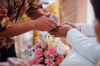 5 Major Mexican Wedding Traditions Explained Weddingwire