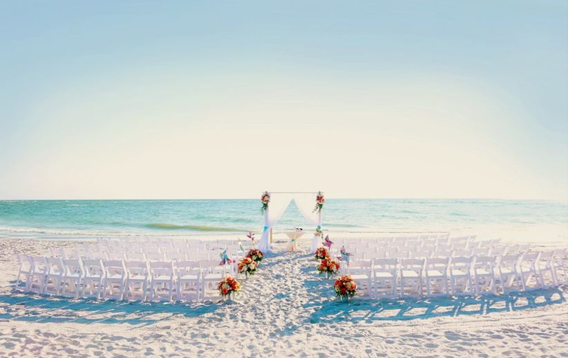 How To Do A Tampa Beach Wedding The Trendy Way Weddingwire