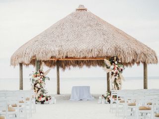 How to Do a Tampa Beach Wedding the Trendy Way