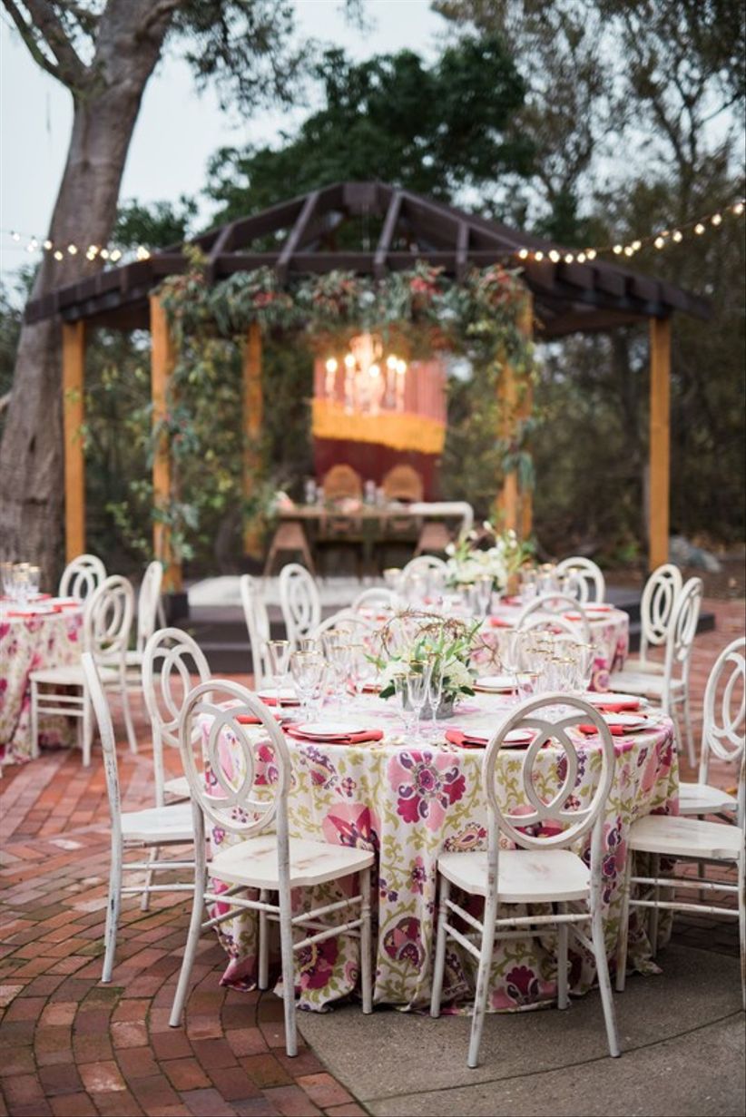 13 Types Of Wedding Chairs For A Stylish Big Day Weddingwire