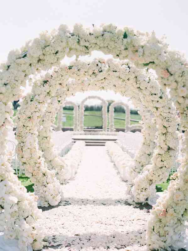 This White Wedding Decor Is Straight Out Of A Dream Weddingwire