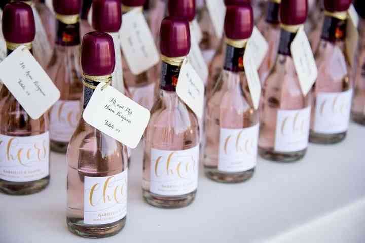 18 Wedding Favor Ideas That Aren T Useless Or Boring Weddingwire