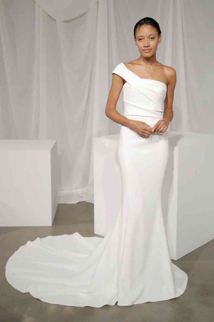 one shoulder gowns