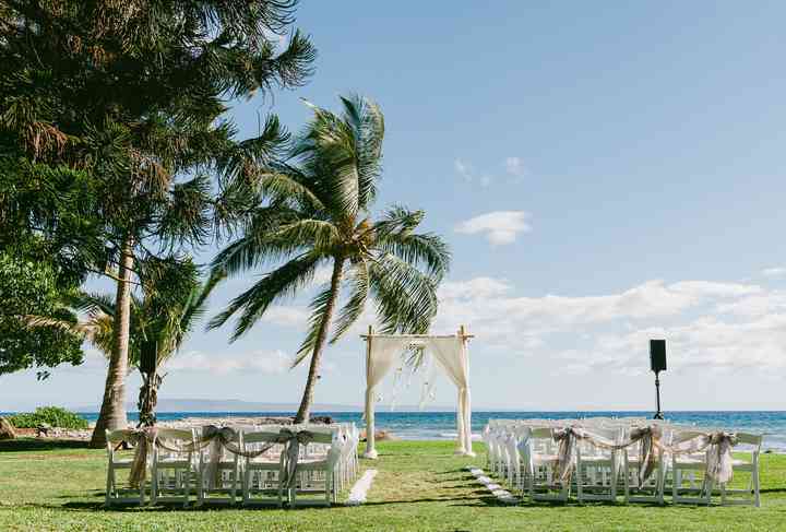 10 Destination Wedding Etiquette Tips You Need To Know Weddingwire
