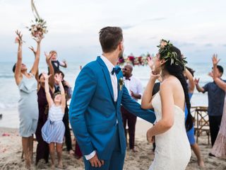 How to Handle Uninvited Wedding Guests Who Show Up on Your Big Day