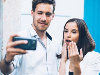 How to Announce Your Engagement on Social Media Without Being Annoying