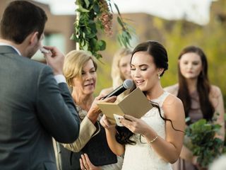 Should We Write Our Own Vows? How to Know if It's Right For You