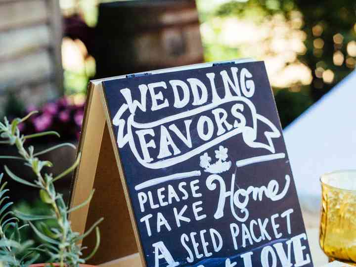 18 Wedding Favor Ideas That Aren T Useless Or Boring Weddingwire