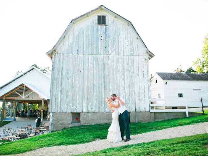 7 Minnesota Barn Wedding Venues Perfect For Rustic Couples