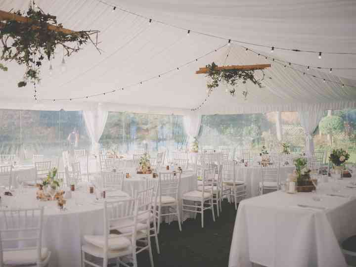 9 Factors To Consider Before You Plan A Tented Wedding