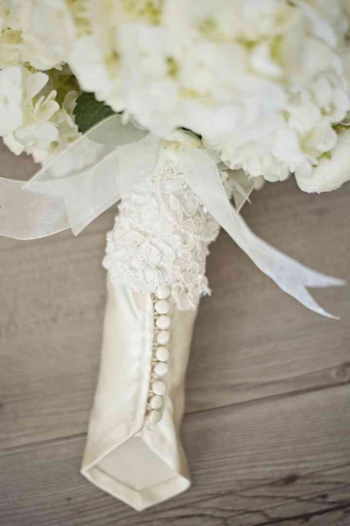 13 Beautiful Bouquet Wrap Ideas Weddingwire