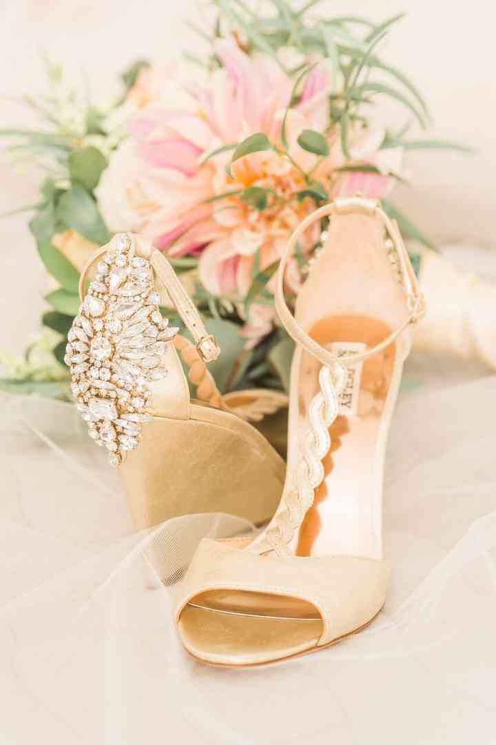 simple wedding accessories