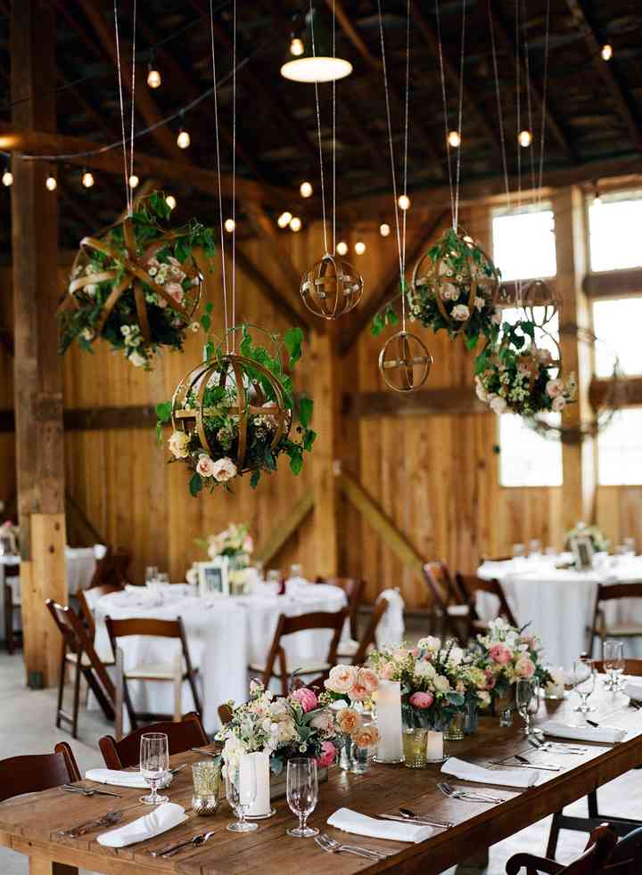 20 Hanging Centerpieces To Spice Up Your Ceiling Weddingwire