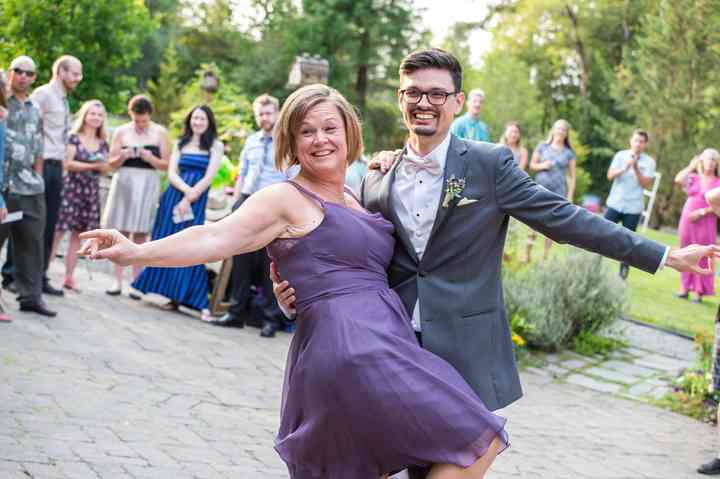 The Most Asked Parent Wedding Dance Questions Answered Weddingwire